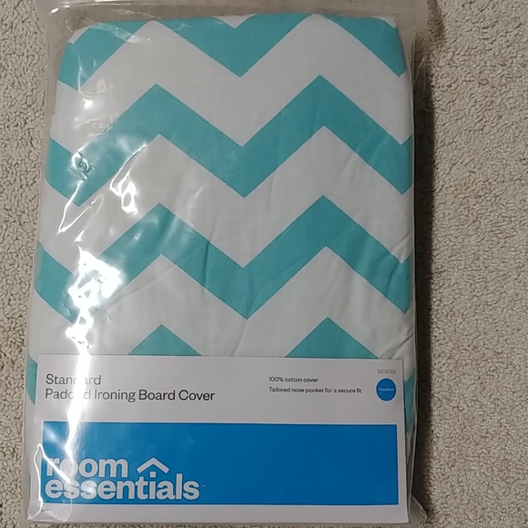 Room Essentials ironing board cover - Picture 1 of 2